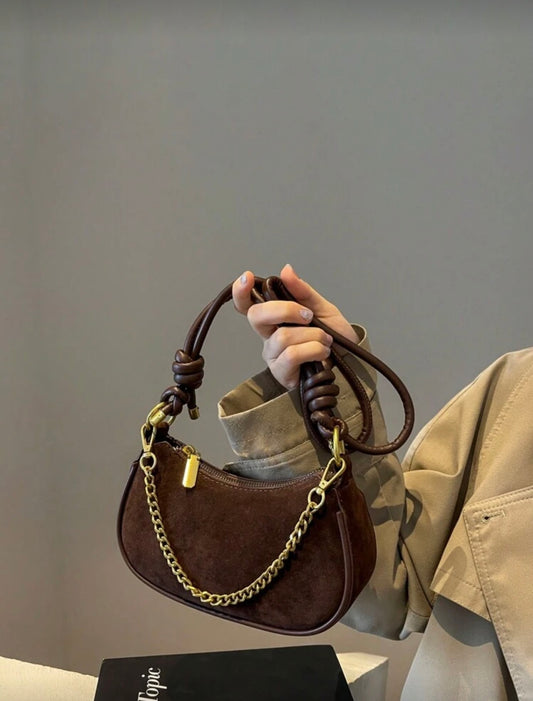 شنطة كتف جلد شمواه بتصميم عصري –نبيتي شيك